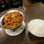 辣香坊 - 干鍋肥腸、米飯(大)