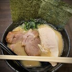 Ramen Nishikiya - 特製西輝ラーメン（醤油）
