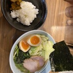 横浜ラーメン 渡来武 総本店 - 