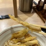 能古うどん - めっちゃ薄いので、天ぷらと言うより「チップス」