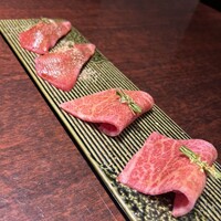 黒毛和牛焼肉 虎斑 北新地店 - 