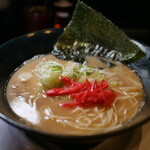 鷹マル - 豚骨ラーメン