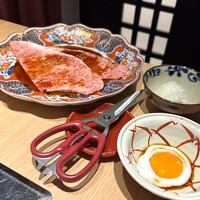 にく稲 - 焼きスキ
                  雪むろ芳醇和牛サーロイン焼きすき
                  新潟ブランド「新之助」ご飯　