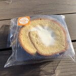 Ushioji San - はちみつロールケーキ