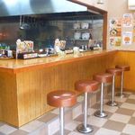 麺屋 ささき - 清潔を心がけている店内です♪