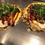 Okonomiyaki Teppan Ishokuya Tokubee - 豚肉玉子かき入り1600円　大和焼1850円