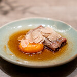 USHIGORO S. - 白トリュフとザブトンのすき焼き