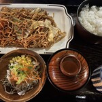 Ko-Hi Resuto Arupen Hausu - ツレの焼きそば定食