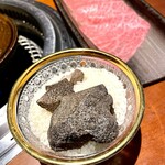 蕃 YORONIKU - ⑩ 焼き物(特選部位)サブトンの焼きすきトリュフ添え