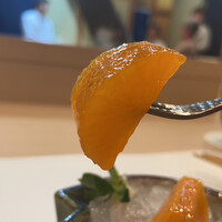 天婦羅 桂 いし坂 - みかん…きれい過ぎ〜♪                                                               これは正に包丁の成せる芸術‼️