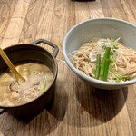 和醸良麺 すがり - 2023.12.22  つけ麺【もつ】麺1.5玉