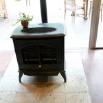 時の宿 すみれ - ロビーには暖房が