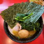 家系総本山 吉村家 - ラーメン800円＋生ほうれん草100円＋のり60円＋味玉50円