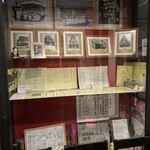 とり天発祥の店 レストラン東洋軒 - 風除室に展示されている昔のメニュー表たち