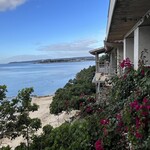 百名伽藍 - ブーゲンビリアと青い海のコントラスト