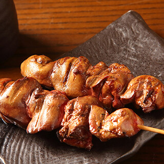 Rare white liver, homemade meatballs, top-quality chicken dish... Enjoy a variety of dishes♪