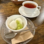 お食事処 だんらん日和 - 本日のランチ(¥1,980) デザート：信州ミルクのジェラート、紅茶