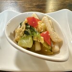 お食事処 だんらん日和 - 本日のランチ(¥1,980) 前菜：スルメイカと青菜の炒め物