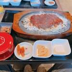 名古屋名物 みそかつ 矢場とん 名古屋城 金シャチ横丁店 - 