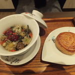 天福茗茶 - 菊花茶とお茶菓子のセット 　700円