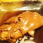 焼とり然 - 豚足の煮込み。
柔らかく箸でほぐれます。
