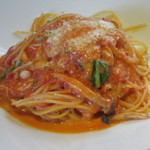 GRAND DELI - いろいろ木の子、ルッコラのトマトクリームソースのパスタです。