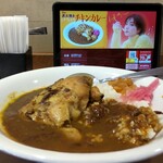 Sukiya - 炭火焼きほろほろチキンカレー(並盛) 700円(通常750円)