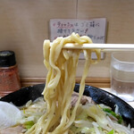 ラーメン二郎 - 麺リフト