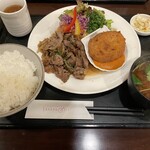 キッチンさくら亭 - ビーフ照焼きとカニクリームコロッケ