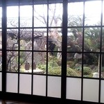 うどん本陣 山田家 - 座敷席から見た庭園