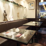 Schokoladenburg - 落ち着いた店内