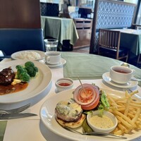 37 Steakhouse & Bar - 