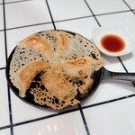 Iron pot Gyoza / Dumpling (5 pieces)