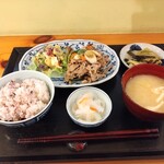 トモキッチン - 豚肉の炒めもの※メニュー名失念　お漬物がとっても美味しい！