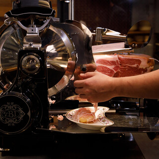 Berkel slicers bring out the fluffy texture of Prosciutto