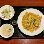 健康中華青蓮 - 四川風ピリ辛炒飯セット ¥980