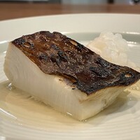AKAI - 絶妙の火入れで皮目と身の味わいのコントラストが口の中で奏でるハーモニーに酔いました