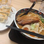 gokokumisora-memmisoyakuranosuke - 煮玉子のせ角煮味噌ラーメン➕餃子ヾ(*´∀｀*)ﾉ