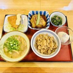 松江西津田食堂 - 期間限定の炊き込みご飯