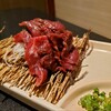 日本の酒と馬の肉 ウマ○ - 馬赤身刺し