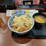 吉野家 - チーズ牛丼(特盛)&味噌汁をば…。