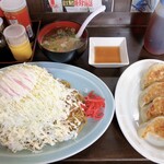 麺や横丁 縁日 - 湘南焼きそば、ギョーザ