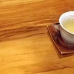 貝掛温泉 - 目薬の木のお茶