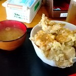 山小屋あじと - 友達の舞茸天丼