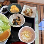 Dainingu Kafe San Yu - 日替御膳(¥1,000) 小鉢