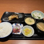 おいしい寿司と活魚料理 魚の飯 - 