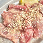 YAKINIKU HINODE - にんにく牛タン