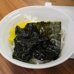 家系ラーメン 近藤家 - ライスに海苔