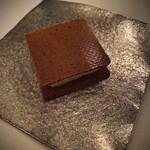 コレット - なんとお皿が柔らかく、広げられます！