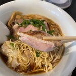 カネキッチン ヌードル - 【鴨ロース】味4.9
      この鴨もかなり旨いのだが、、、どこの鴨なの❓
      旨い╰(*´︶`*)╯♡美味しい部分なのか。
      火の入れ方も完璧です。皮も旨い、脂も甘味も野生味もどれもが高水準です。